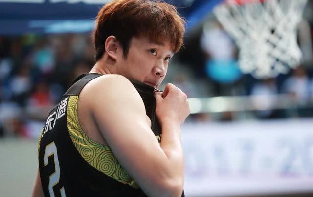 丁彦雨航右膝受伤伤势如何能否出战夏季联赛