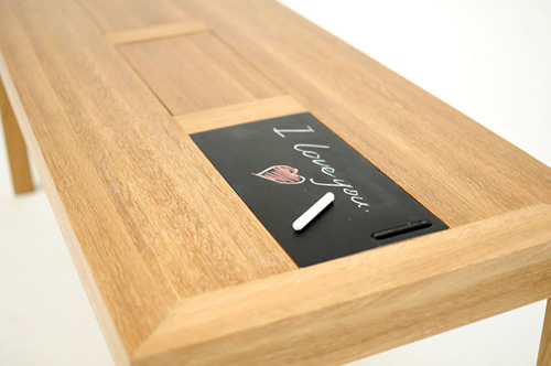 可以供客人互动的黑板咖啡桌设计